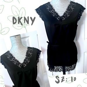 🆕 DKNY🌸A pretty lace trimmed longer sleeveless ~ dressy top. Black